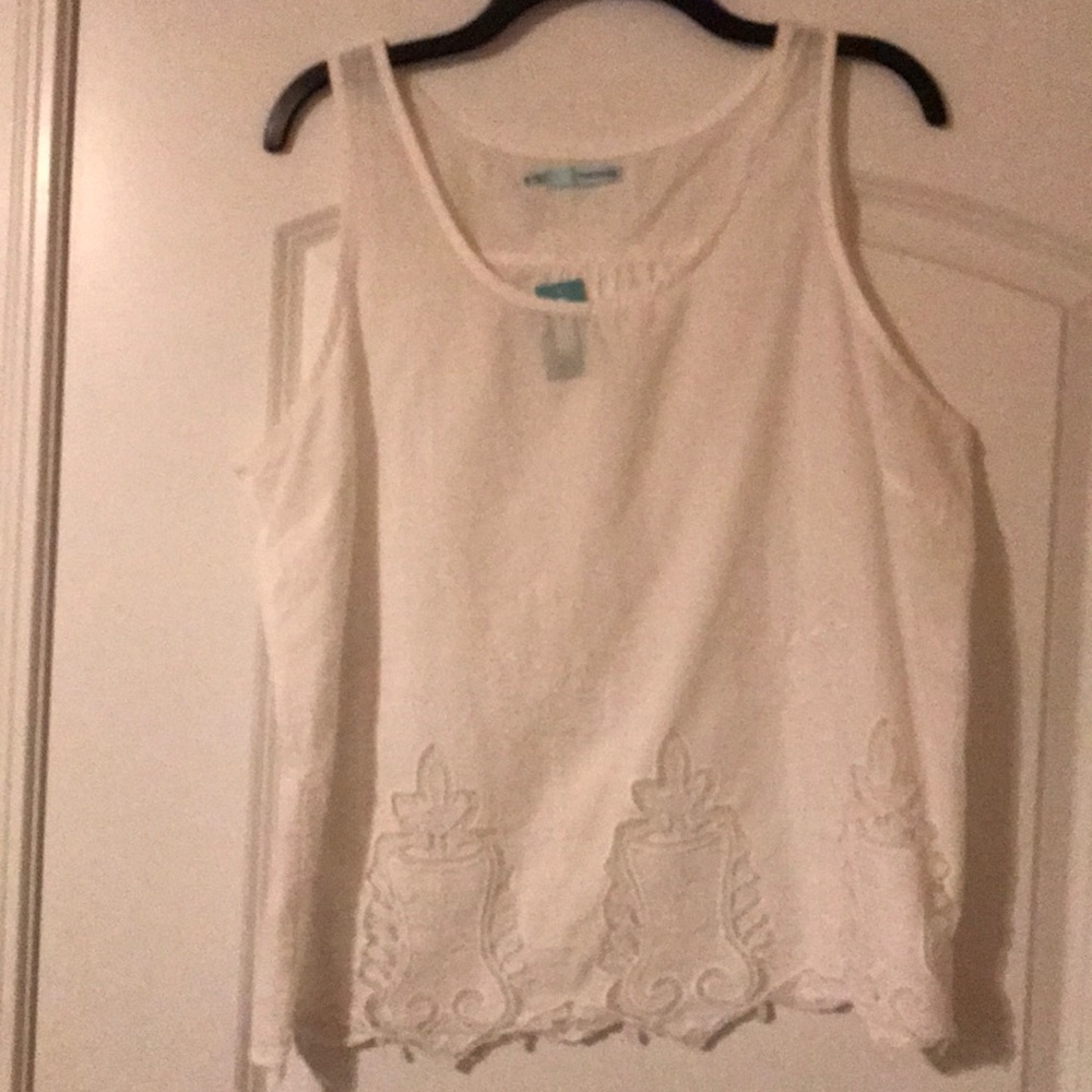 White cotton and lace top
